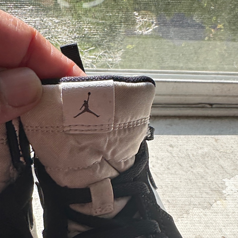 Jordan Black and White High-Tops - Picture 11 of 13